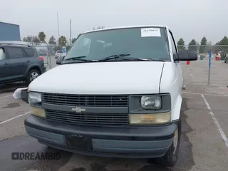 1998 Chevrolet Astro Cargo Van with VIN 1GCDM19WXWB155185, listed as a IAAI auction lot 41670032 with 127,514 mi miles. Bid and sale history available at carsss.com. Image 13.