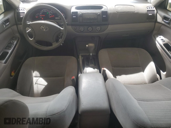 2005 Toyota Camry STD z VIN 4T1BE32K75U044292, wystawiony jako Copart lot #55299475 z przebiegiem 200 449 mil mil oraz Szkoda całkowita • Salvage title. Historia ofert i sprzedaży dostępna na DreamBid. Obrazek 8.