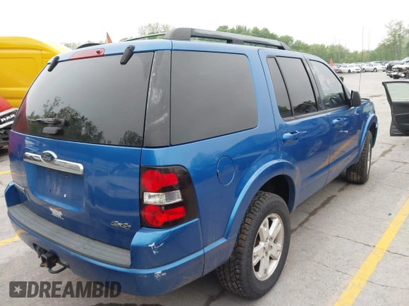 2010 Ford Explorer z VIN 1FMEU7D8XAUA09684, wystawiony jako IAAI lot #42254360 z przebiegiem 106 736 mil mil oraz . Historia ofert i sprzedaży dostępna na DreamBid. Obrazek 4.