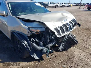 2014 Jeep Cherokee Latitude with VIN 1C4PJLCS7EW222145, listed as a IAAI auction lot 41651763 with 61,198 mi miles. Bid and sale history available at carsss.com. Image 6.