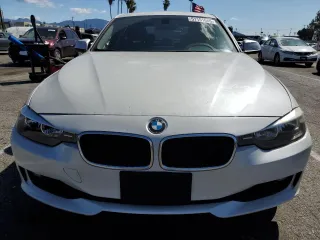 2012 BMW 3 Series 328i z VIN WBA3C1C59CF432795, wystawiony jako Copart lot #51151665 z przebiegiem 97 642 mil mil oraz Szkoda całkowita • Salvage title. Historia ofert i sprzedaży dostępna na DreamBid. Obrazek 5.