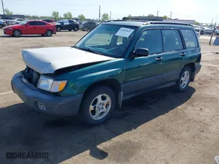 2001 Subaru Forester L with VIN JF1SF63561G719978, listed as a IAAI auction lot 41993814 with 208,781 mi miles. Bid and sale history available at carsss.com. Image 2.