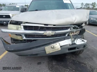 2004 Chevrolet Tahoe LT with VIN 1GNEC13Z34J258811, listed as a IAAI auction lot 41710156 with 322,462 mi miles. Bid and sale history available at carsss.com. Image 6.