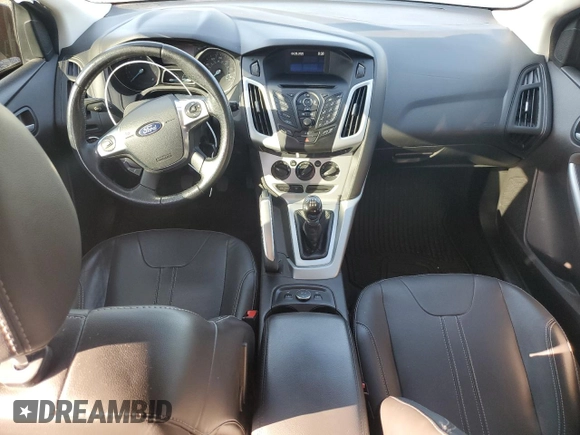 2014 Ford Focus SE z VIN 1FADP3K28EL164914, wystawiony jako Copart lot #54775565 z przebiegiem 112 120 mil mil oraz Szkoda całkowita • Salvage title. Historia ofert i sprzedaży dostępna na DreamBid. Obrazek 8.