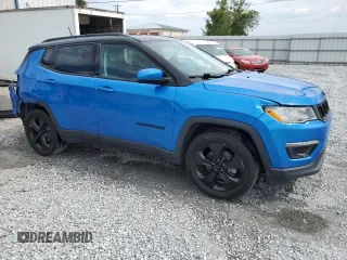 2018 Jeep Compass Latitude z VIN 3C4NJCBB6JT407859, wystawiony jako Copart lot #55506365 z przebiegiem 118 427 mil mil oraz Szkoda całkowita • Salvage title. Historia ofert i sprzedaży dostępna na DreamBid. Obrazek 4.