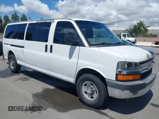 2010 Chevrolet Express Passenger LT z VIN 1GA2G1DGXA1173644, wystawiony jako IAAI lot #42239291 z przebiegiem 241 901 mil mil oraz . Historia ofert i sprzedaży dostępna na DreamBid. Obrazek 1.