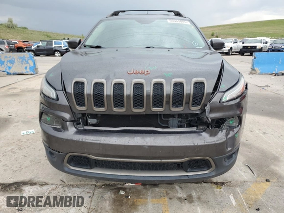 2016 Jeep Cherokee Latitude z VIN 1C4PJMCSXGW321339, wystawiony jako Copart lot #59955005 z przebiegiem 136 027 mil mil oraz Szkoda całkowita • Salvage title. Historia ofert i sprzedaży dostępna na DreamBid. Obrazek 5.