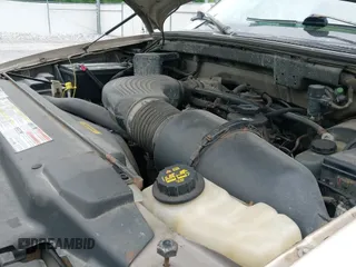 1997 Ford F-250 z VIN 2FTFX28L0VCA54351, wystawiony jako IAAI lot #42160898 z przebiegiem 384 085 mil mil oraz . Historia ofert i sprzedaży dostępna na DreamBid. Obrazek 12.