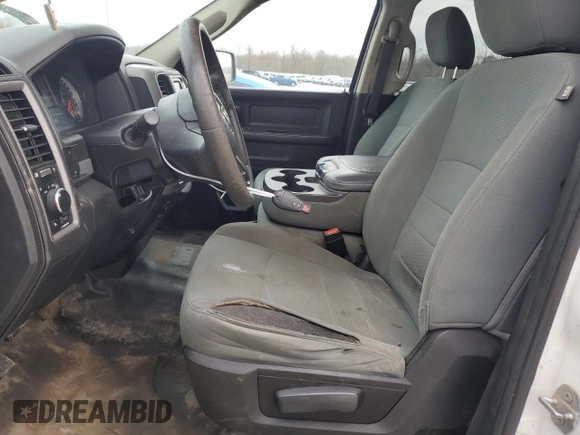 2019 Ram 1500 Tradesman z VIN 1C6RR7KT6KS647577, wystawiony jako Copart lot #51494075 z przebiegiem 128 156 mil mil oraz Czysty tytuł • Clean title. Historia ofert i sprzedaży dostępna na DreamBid. Obrazek 7.
