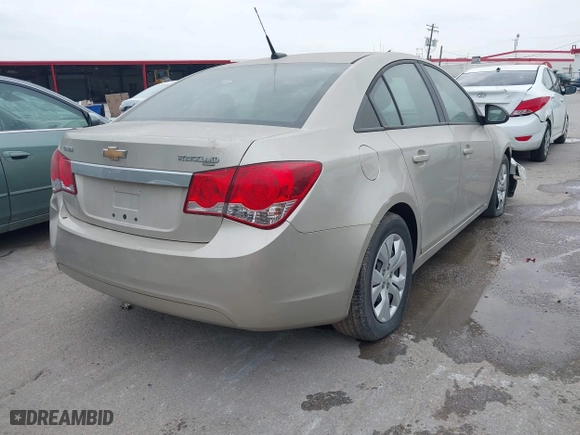 2014 Chevrolet Cruze LS with VIN 1G1PA5SH8E7230310, listed as a IAAI auction lot 42073690 with 36,756 mi miles. Bid and sale history available at carsss.com. Image 4.