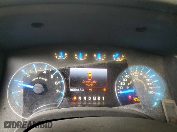 2014 Ford F-150 XL с VIN 1FTMF1EM8EFA25671, выставлен на аукционе Copart как лот 58941145 с пробегом 183 542 миль миль и Списание • Salvage title. История ставок и продаж доступна на DreamBid. Изображение 9.
