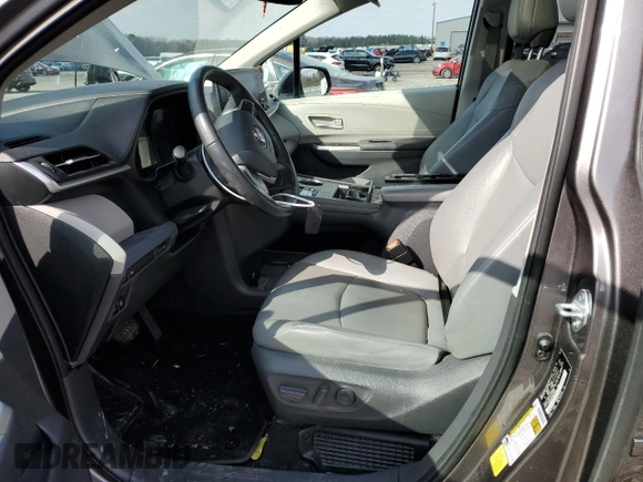 2021 Toyota Sienna XLE with VIN 5TDYRKEC1MS072223, listed as a Copart auction lot 45282985 with 81,311 mi miles and Salvage Title. Bid and sale history available at DreamBid. Image 7.