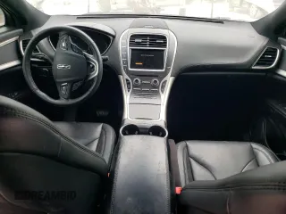 2017 Lincoln MKX Premiere с VIN 2LMPJ6JR5HBL11557, выставлен на аукционе Copart как лот 82405864 с пробегом 67 443 миль миль и Списание • Salvage title. История ставок и продаж доступна на DreamBid. Изображение 8.