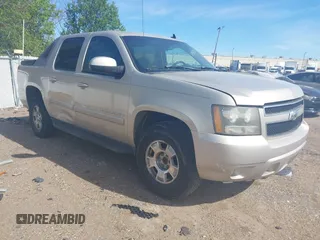 2008 Chevrolet Avalanche LTZ z VIN 3GNEC12038G170903, wystawiony jako IAAI lot #41865554 z przebiegiem 236 577 mil mil oraz . Historia ofert i sprzedaży dostępna na DreamBid. Obrazek 1.