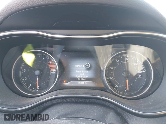 2019 Jeep Cherokee Trailhawk Elite with VIN 1C4PJMBX1KD401792, listed as a IAAI auction lot 41286027 with 70,236 mi miles. Bid and sale history available at carsss.com. Image 7.