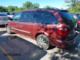 2007 Chrysler Town & Country Touring z VIN 2A4GP54L97R152073, wystawiony jako IAAI lot #42322594 z przebiegiem 152 292 mil mil oraz . Historia ofert i sprzedaży dostępna na DreamBid. Obrazek 3.