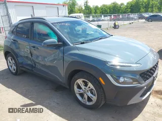 2022 Hyundai Kona SEL с VIN KM8K6CAB0NU769652, выставлен на аукционе IAAI как лот 42318480 с пробегом 21 507 миль миль и . История ставок и продаж доступна на DreamBid. Изображение 1.