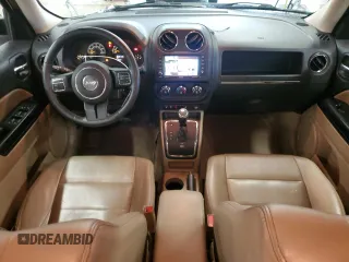 2015 Jeep Patriot High Altitude z VIN 1C4NJPFA0FD157556, wystawiony jako Copart lot #55453425 z przebiegiem 97 409 mil mil oraz Szkoda całkowita • Salvage title. Historia ofert i sprzedaży dostępna na DreamBid. Obrazek 8.