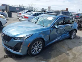 2024 Cadillac CT5 Premium Luxury z VIN 1G6DN5RK3R0110352, wystawiony jako IAAI lot #41885792 z przebiegiem 13 663 mil mil oraz . Historia ofert i sprzedaży dostępna na DreamBid. Obrazek 2.