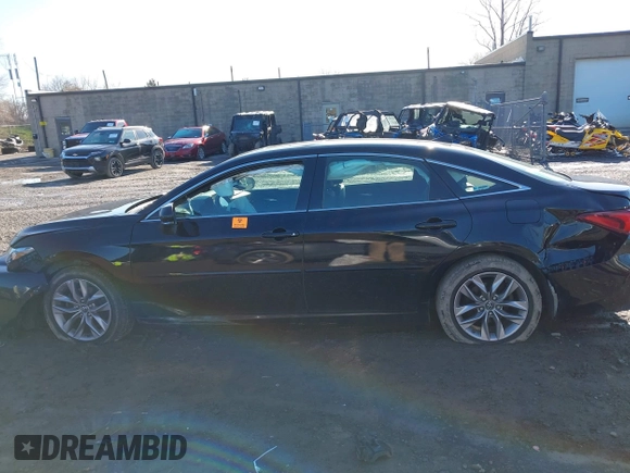 2019 Toyota Avalon XLE with VIN 4T1BZ1FB6KU013940, listed as a IAAI auction lot 42045140 with 67,368 mi miles. Bid and sale history available at carsss.com. Image 15.