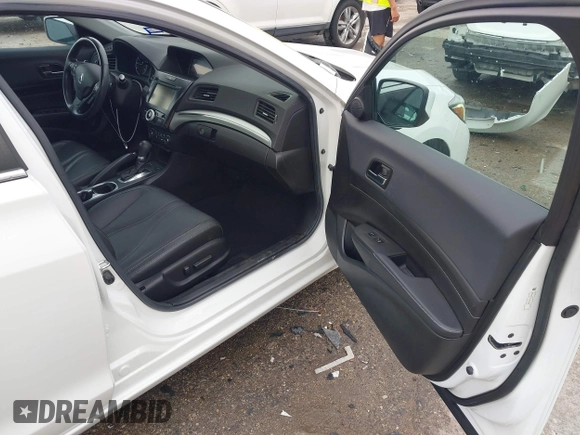 2020 Acura ILX Premium with VIN 19UDE2F7XLA012885, listed as a IAAI auction lot 42457684 with 43,296 mi miles and . Bid and sale history available at DreamBid. Image 5.