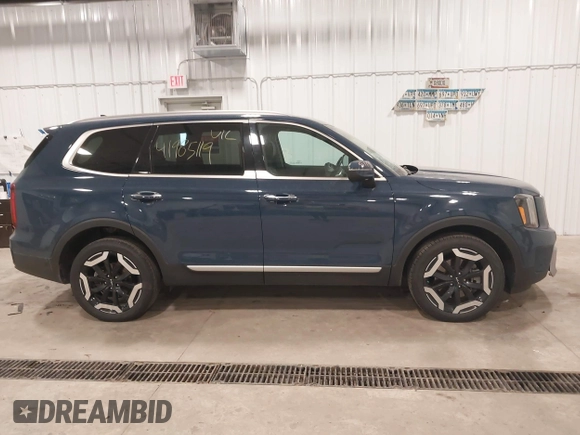 2023 Kia Telluride S with VIN 5XYP6DGC1PG348835, listed as a IAAI auction lot 41985119 with 34,701 mi miles and . Bid and sale history available at DreamBid. Image 13.