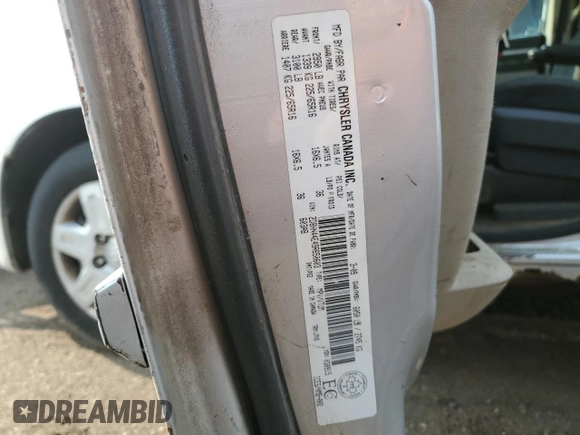 2009 Dodge Grand Caravan SE z VIN 2D8HN44E49R650603, wystawiony jako Copart lot #60442725 z przebiegiem 358 882 mil mil oraz Czysty tytuł • Clean title. Historia ofert i sprzedaży dostępna na DreamBid. Obrazek 13.