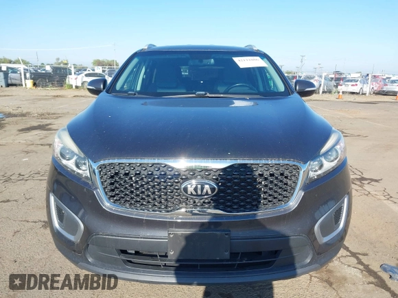 2017 Kia Sorento LX with VIN 5XYPGDA32HG294002, listed as a IAAI auction lot 42121806 with 154,733 mi miles. Bid and sale history available at carsss.com. Image 6.