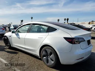 2019 Tesla Model 3 Mid Range z VIN 5YJ3E1EA7KF300175, wystawiony jako Copart lot #49651815 z przebiegiem Nie podano mil oraz Szkoda całkowita • Salvage title. Historia ofert i sprzedaży dostępna na DreamBid. Obrazek 2.