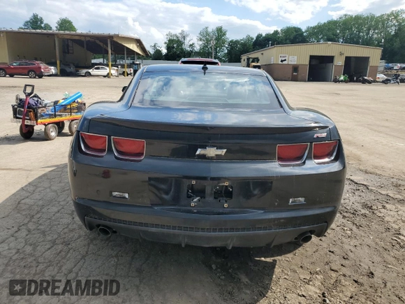 2010 Chevrolet Camaro 2LT z VIN 2G1FC1EV7A9227925, wystawiony jako Copart lot #58292885 z przebiegiem 86 884 mil mil oraz Szkoda całkowita • Salvage title. Historia ofert i sprzedaży dostępna na DreamBid. Obrazek 6.