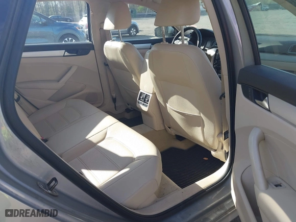 2013 Volkswagen Passat TDI SE with VIN 1VWBN7A34DC103273, listed as a IAAI auction lot 42051516 with 105,607 mi miles. Bid and sale history available at carsss.com. Image 8.