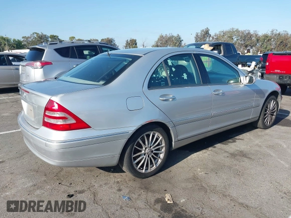 2003 Mercedes-Benz C 320 с VIN WDBRF64J23F340018, выставлен на аукционе IAAI как лот 42627186 с пробегом 164 147 миль миль и . История ставок и продаж доступна на DreamBid. Изображение 4.
