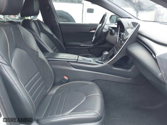 2019 Toyota Avalon XLE with VIN 4T1BZ1FB9KU005475, listed as a IAAI auction lot 41293798 with 111,630 mi miles. Bid and sale history available at carsss.com. Image 5.