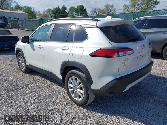 2022 Toyota Corolla Cross LE z VIN 7MUCAAAG3NV012231, wystawiony jako IAAI lot #42022931 z przebiegiem 30 335 mil mil oraz . Historia ofert i sprzedaży dostępna na DreamBid. Obrazek 3.