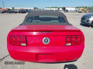 2008 Ford Mustang Deluxe with VIN 1ZVHT84NX85143404, listed as a IAAI auction lot 41977601 with 111,457 mi miles and . Bid and sale history available at carsss.com. Image 16.