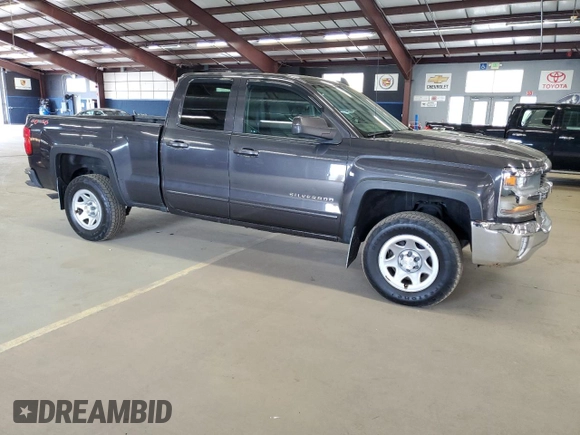 2016 Chevrolet Silverado 1500 LT with VIN 1GCVKREC2GZ350369, listed as a Copart auction lot 55458815 with 220,578 mi miles and Clean Title. Bid and sale history available at carsss.com. Image 4.