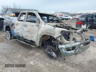 2022 Ram 1500 Big Horn z VIN 1C6SRFBT8NN421832, wystawiony jako IAAI lot #41498828 z przebiegiem Nie podano mil oraz . Historia ofert i sprzedaży dostępna na DreamBid. Obrazek 1.