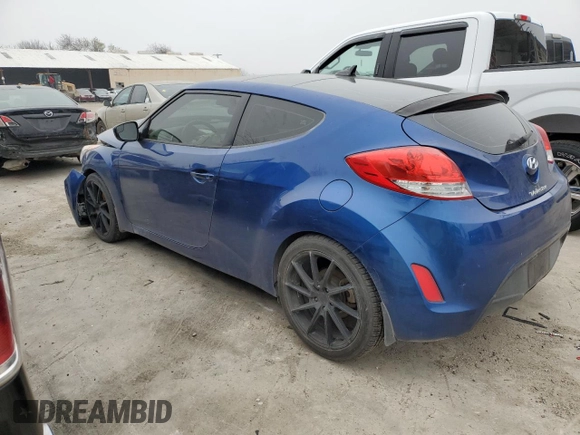 2016 Hyundai Veloster with VIN KMHTC6AD7GU283374, listed as a Copart auction lot 39113943 with 86,274 mi miles. Bid and sale history available at carsss.com. Image 2.