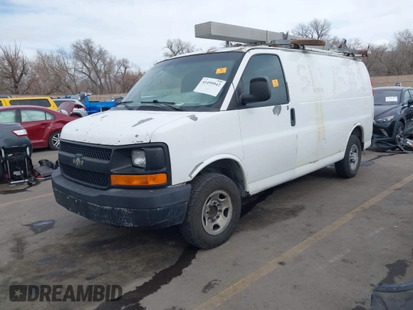 2007 Chevrolet Express Cargo Van with VIN 1GCGG25VX71142791, listed as a IAAI auction lot 41499942 with 235,223 mi miles. Bid and sale history available at carsss.com. Image 2.