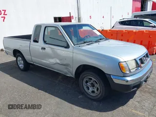 2000 Nissan Frontier XE z VIN 1N6DD26S2YC426161, wystawiony jako IAAI lot #42143414 z przebiegiem 206 698 mil mil oraz . Historia ofert i sprzedaży dostępna na DreamBid. Obrazek 1.