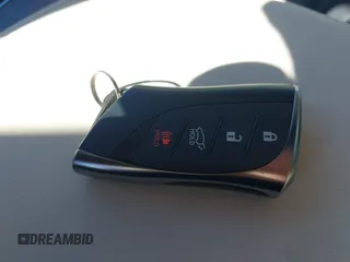 2024 Lexus RZ 300e Premium z VIN JTJABABB3RA002882, wystawiony jako IAAI lot #41262906 z przebiegiem 8 114 mil mil oraz . Historia ofert i sprzedaży dostępna na DreamBid. Obrazek 11.