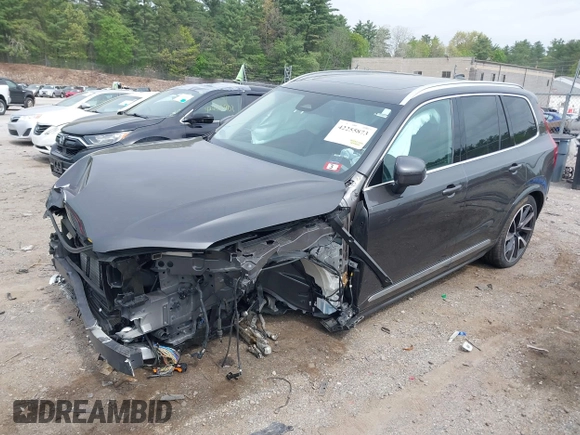 2024 Volvo XC90 Plus Bright Theme z VIN YV4L12PE1R1234921, wystawiony jako IAAI lot #42255873 z przebiegiem 22 994 mil mil oraz . Historia ofert i sprzedaży dostępna na DreamBid. Obrazek 18.