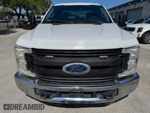 2019 Ford F-250 XL with VIN 1FT7X2A6XKED16231, listed as a Copart auction lot 65517465 with 107,278 mi miles and Non repairable. Bid and sale history available at DreamBid. Image 5.