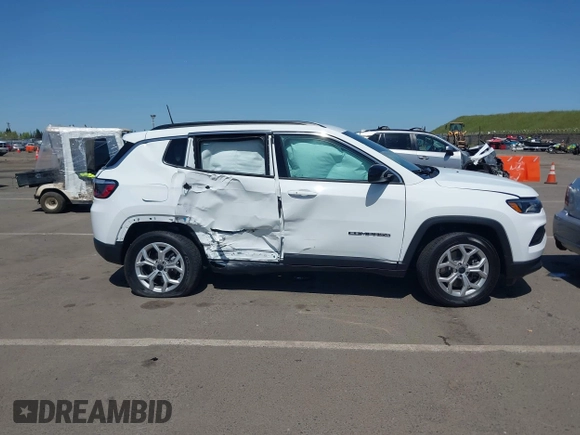 2025 Jeep Compass Latitude with VIN 3C4NJDBN4ST554344, listed as a IAAI auction lot 41993411 with 633 mi miles and . Bid and sale history available at DreamBid. Image 13.