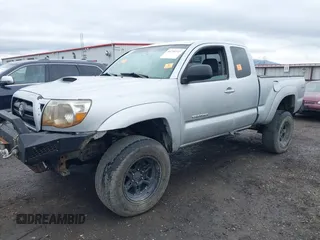 2006 Toyota Tacoma with VIN 5TEUU42N56Z216960, listed as a IAAI auction lot 41799319 with 260,116 mi miles. Bid and sale history available at carsss.com. Image 17.