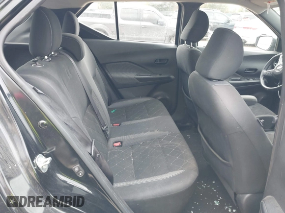 2019 Nissan Kicks SV with VIN 3N1CP5CU8KL533193, listed as a IAAI auction lot 40971451 with 42,381 mi miles. Bid and sale history available at carsss.com. Image 8.