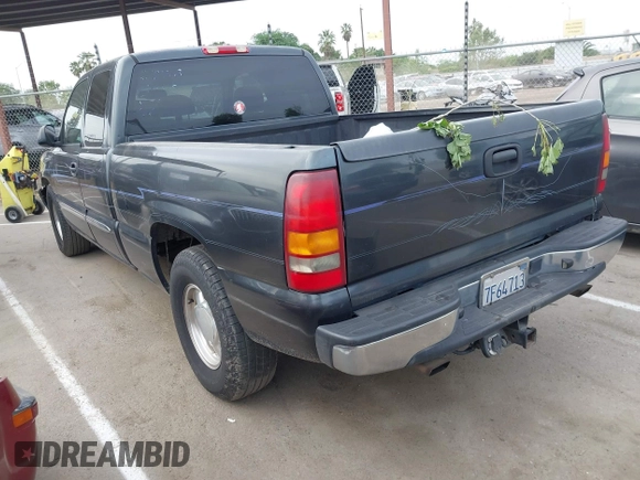 2003 GMC Sierra 1500 SLT with VIN 2GTEC19TX31404836, listed as a IAAI auction lot 42011067 with 233,458 mi miles and . Bid and sale history available at carsss.com. Image 3.