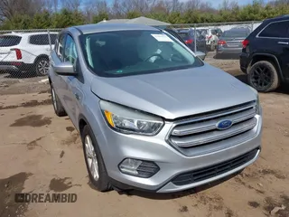 2017 Ford Escape SE with VIN 1FMCU9G95HUA10906, listed as a IAAI auction lot 41841566 with 132,777 mi miles. Bid and sale history available at carsss.com. Image 1.
