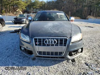 2009 Audi S5 z VIN WAURV78T29A052380, wystawiony jako Copart lot #87357594 z przebiegiem 73 739 mil mil oraz Czysty tytuł • Clean title. Historia ofert i sprzedaży dostępna na DreamBid. Obrazek 5.