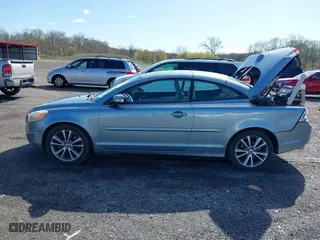 2011 Volvo C70 with VIN YV1672MC9BJ107531, listed as a IAAI auction lot 41966312 with 122,216 mi miles. Bid and sale history available at carsss.com. Image 14.